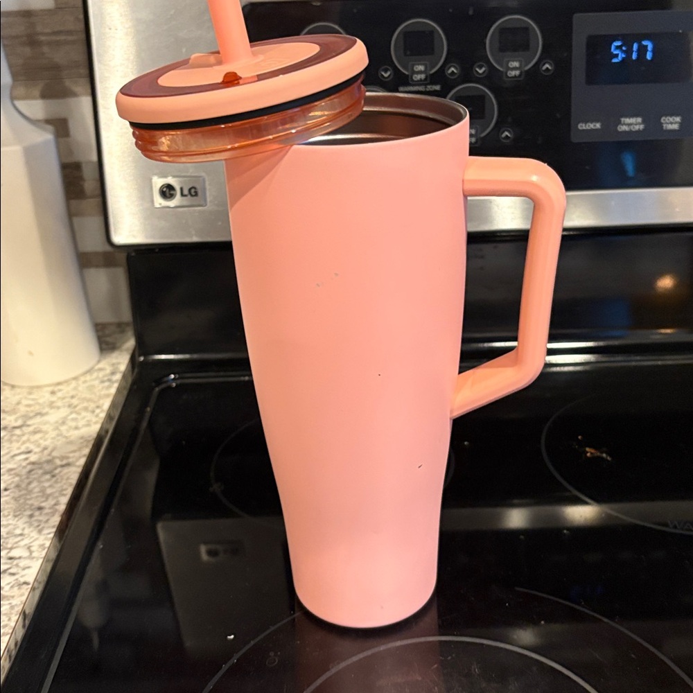 BrüMate Pink water bottle - Picture 3 of 9